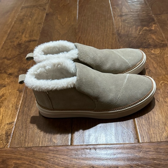 Toms Paxton suede faux fur lined sneaker - Picture 2 of 7
